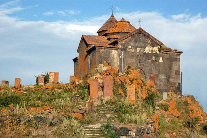 Private tour to Khor Virap, Areni winery, Noravank, Selim pass, Hayravank - Exploring the Middle Ages at Selim Pass