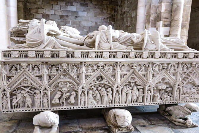 Private Tour to Nazaré and Alcobaça, giant waves and a monastery - The Majestic Alcobaça Monastery