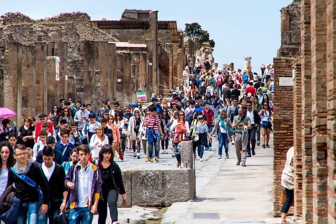 Private tour to Pompeii Herculaneum and Vesuvius - Herculaneum: The Better-Preserved Alternative