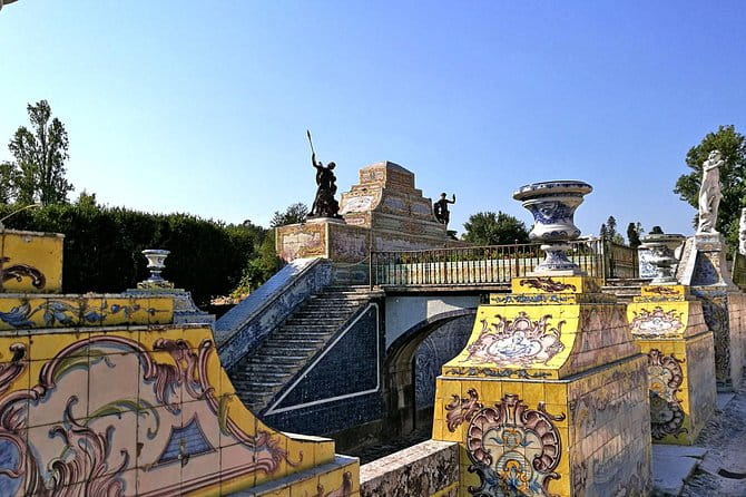 Private Tour to Queluz and Mafra palaces and Ericeira surf Coast - FAQ