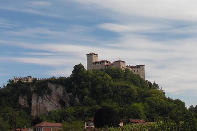 Private tour to the Angera castle from lake Maggiore and Orta - The Charm of Free Time in Arona