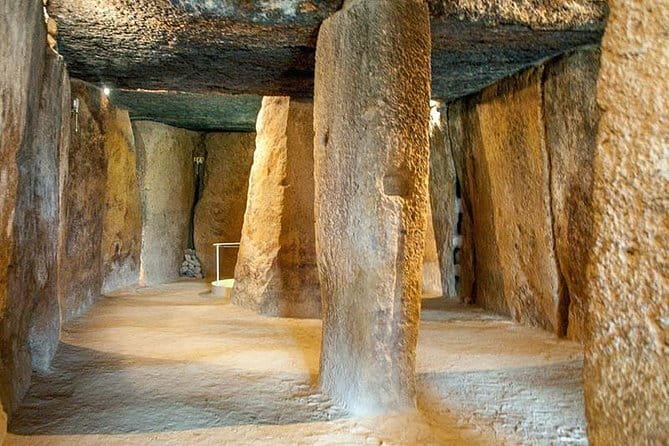 Private tours from Malaga to Antequera and the Dolmens for up to 8 persons - The Practicalities: Transportation, Timing, and Cost