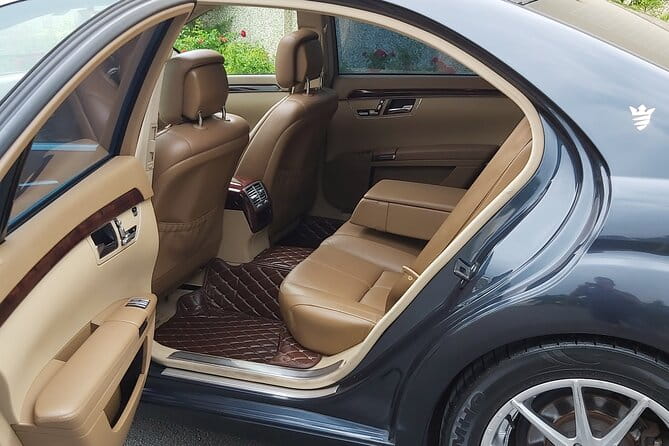 Private Transfer between DUBLIN & ADARE | Premium Vehicles - FAQ