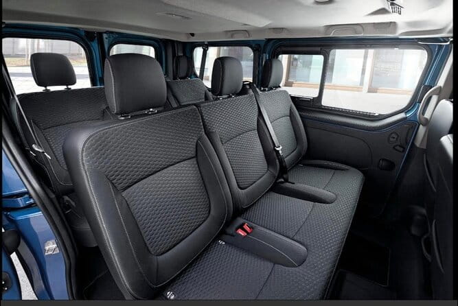 Private transfer Bucharest Henri Coanda Airport - Navigating the Drop-off and Drop-in Areas