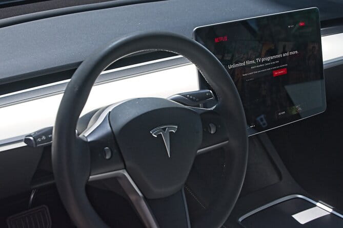 Private Transfer from Athens Airport to Athens City with Tesla - Comfortable, Stylish, and Reliable: The Tesla Transfer Experience in Athens