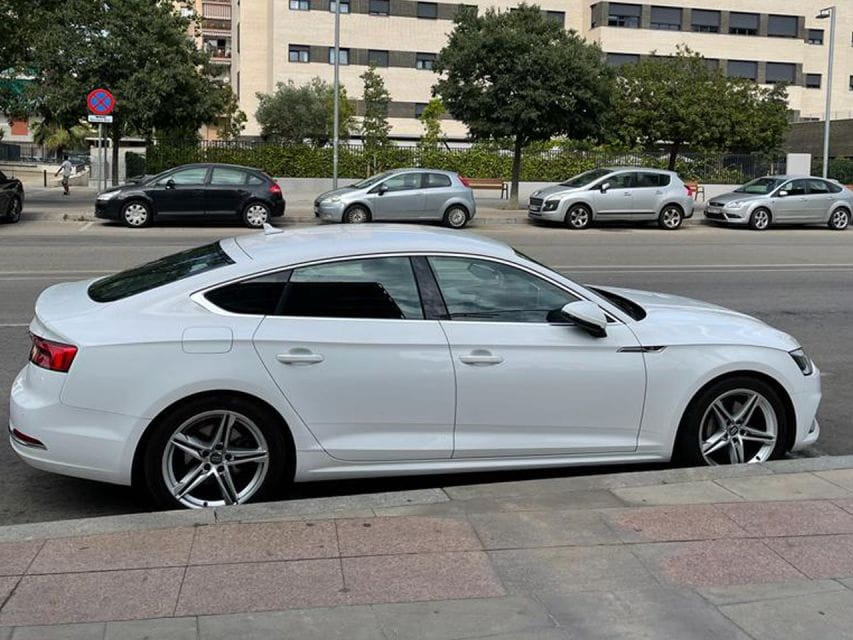 Private Transfer From Barcelona City to Airport Barcelona - Key Points