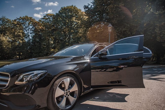 Private transfer from BRU Airport to Brussels city with luxury limousine 3 pax - The Detailed Experience of a Private Brussels Airport Transfer
