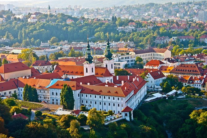 Private Transfer from Budapest to Prague with 2 hours for sightseeing - The Sum Up