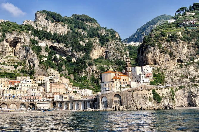 Private transfer from Naples to Amalfi, 2h of sightseeing stop - Price and Value