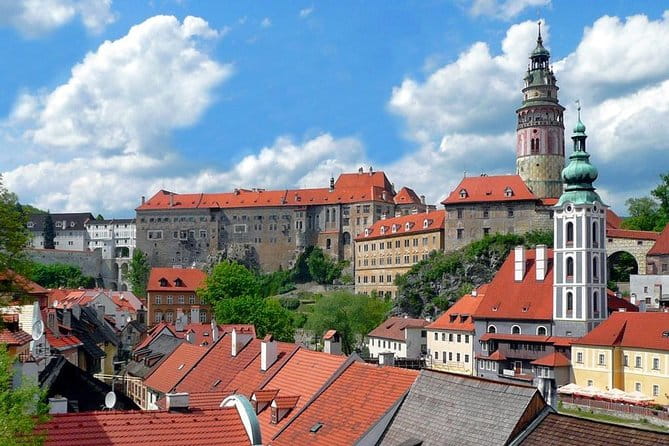 Private Transfer from Passau to Prague with Stopover in Cesky Krumlov - An In-Depth Look at the Transfer Experience