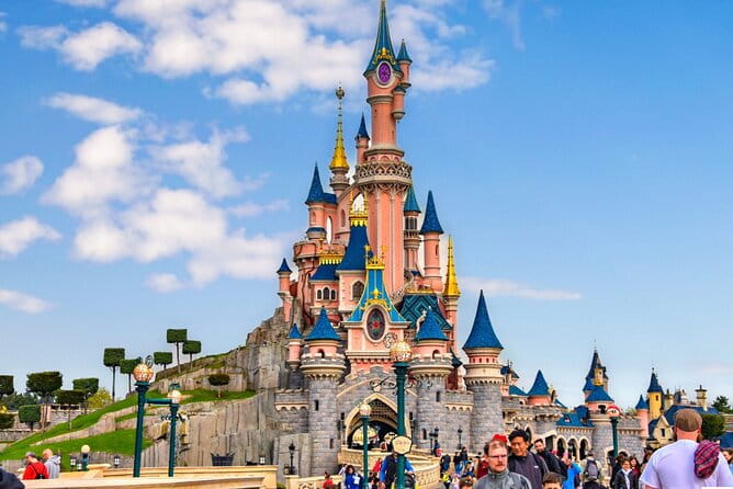 Private Transfer from Roissy CDG Airport to Disneyland Paris - The Sum Up