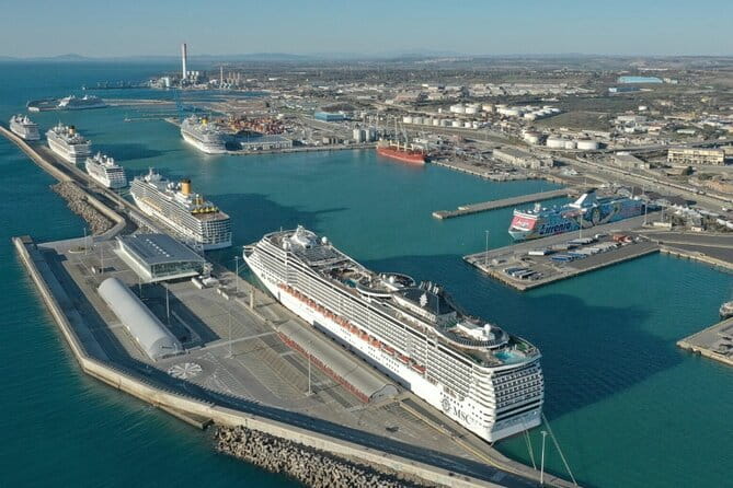 PRIVATE TRANSFER from ROME to CIVITAVECCHIA PORT Cruis terminal - Entering the Civitavecchia Cruise Terminal