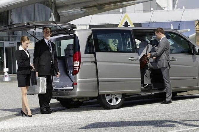 Private Transfer from Sabiha Gokcen Airport (SAW) to Istanbul Hotels - Entering the World of Istanbul Airport Transfers