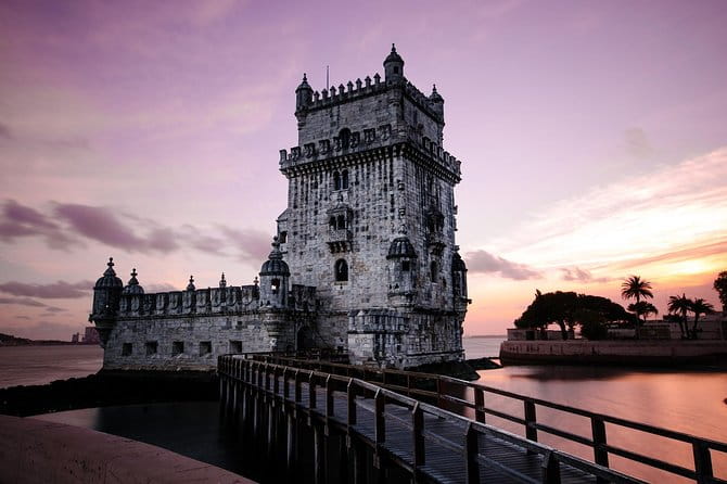 Private Transfer from Seville to Lisbon, 2 hours for sightseeing - Vehicle & Comfort Details