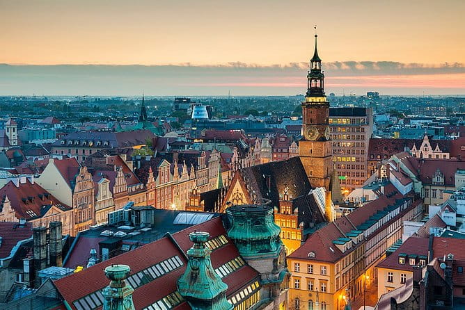 Private Transfer from Wroclaw (WRO) Airport to Wroclaw city centre - Wroclaw Airport to City Centre Private Transfer: A Practical and Comfortable Start to Your Visit