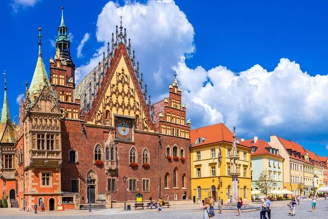Private Transfer from Wroclaw (WRO) Airport to Wroclaw city centre - Final Thoughts: Is This Transfer Right for You?