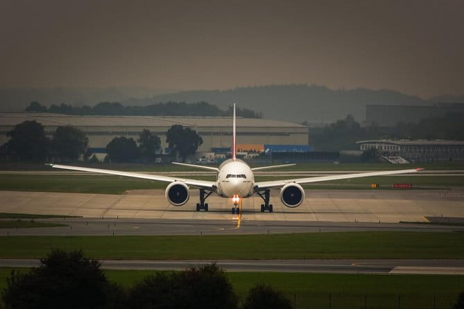 Private Transfer: Heathrow Airport to Gatwick Airport Arrival or Departure Transfer - Deep Dive into the Heathrow to Gatwick Private Transfer