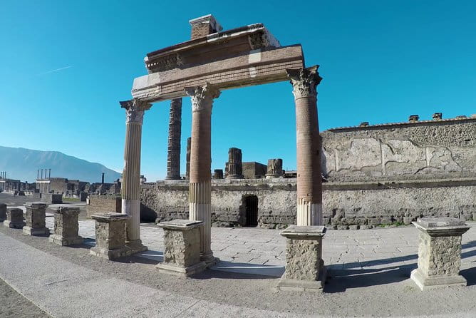 Private Transfer NAPLES to RAVELLO or vv (with Stop option in Pompeii) - A Typical Day with This Transfer