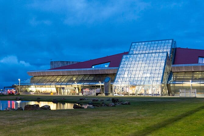 Private Transfer Reykjavik to Keflavik Airport - The Complete Guide to Private Transfer from Reykjavik to Keflavik Airport