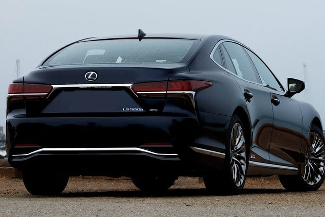 Private Transfer: Tokyo to Haneda Airport HND in Sedan Car - Pick-Up Process Explained