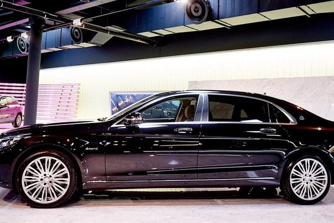 Private Transfer: Toronto Pearson Airport or Mississauga City Black Car Service - Booking and Confirmation