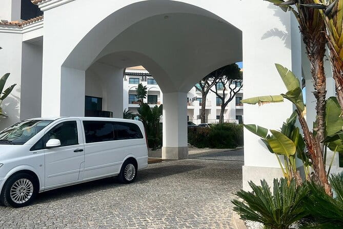 Private Transport in Lisbon - Price and Logistics: Is It Worth It?