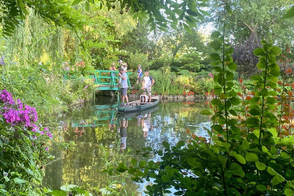 Private Trip Giverny Versailles Trianon Lunch From Paris - Giverny Exploration