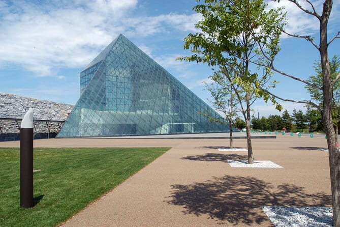 Private Video Tour in Park Symbolic of Sapporo - Accessibility and Participation