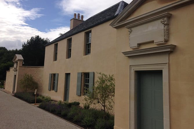 Private Walk: Country in the City - Discover Edinburgh’s Water of Leith and Historic Villages