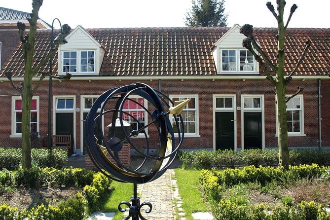 Private Walking Tour: Delft's Royal History and Pottery - Practical Tips