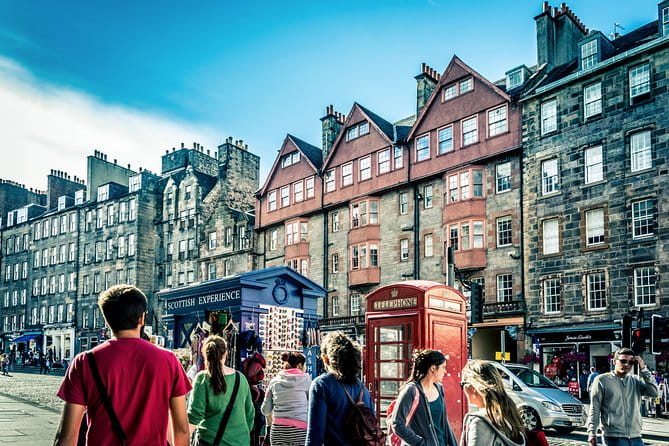 Private Walking Tour: Edinburgh Highlights, including entry to Edinburgh Castle - What Sets This Tour Apart