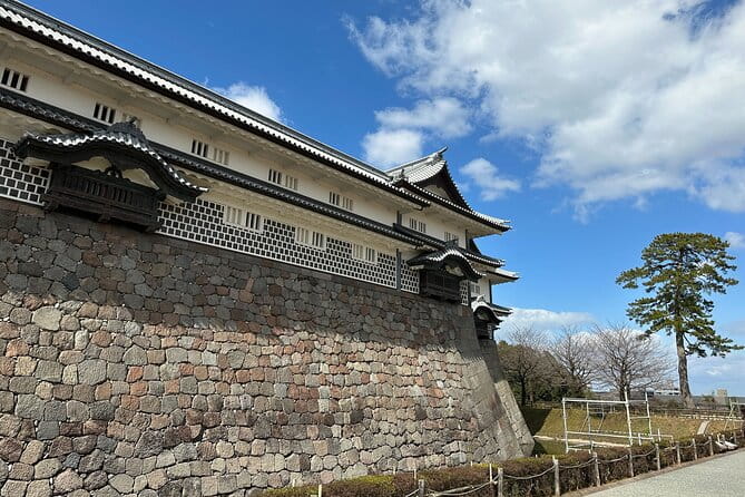 Private Walking Tour in Kanazawa With Local Guides - Cancellation Policy