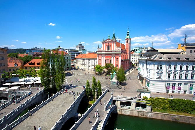 Private Walking Tour of Ljubljana Old Town - Discover Ljubljana’s Heart: A Walk Through History and Architecture