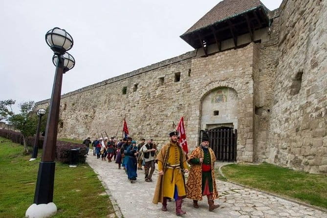 Private winetasting and sightseeing tour to Eger, home to Bull's Blood wine! - FAQ