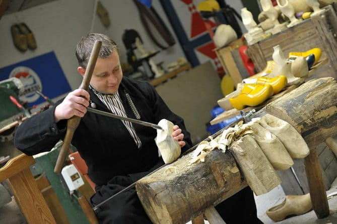 Private Workshop for Wooden Shoe Making in Simonehoeve - FAQ