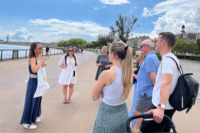 Professional - Bordeaux Wine and Cheese Tasting With a Walking Tour - Exploring Bordeauxs Neighborhoods