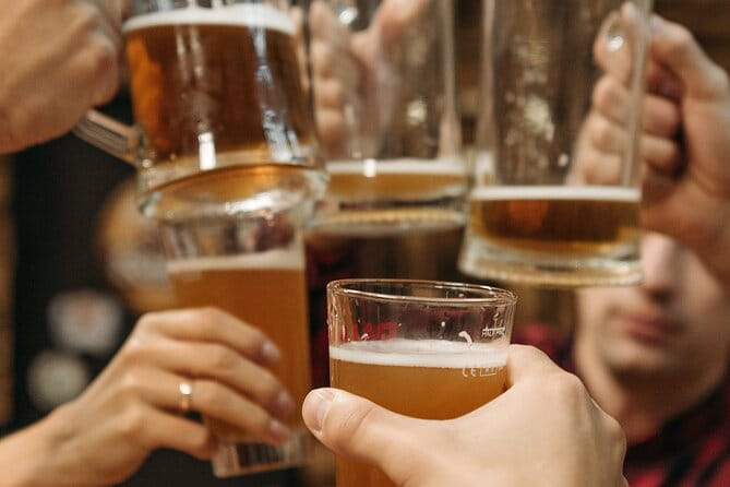 Pub & History Tour London (History & Beers) - Exploring the London Pub & History Tour