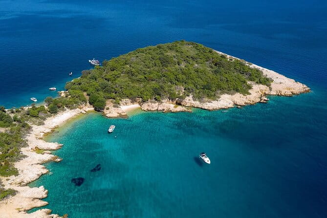 PUBLIC 5,5h Plavnik Island Half-day Boat Trip - An In-Depth Look at the Plavnik Island Boat Trip