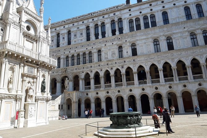 Public Tour: Powerful Venice - Practical Details and Logistics