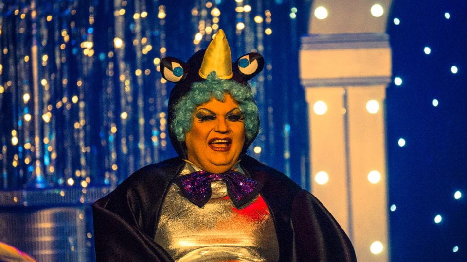 Puerto Del Carmen: Music Hall Tavern Comedy Drag Dinner Show - Transportation and Logistics