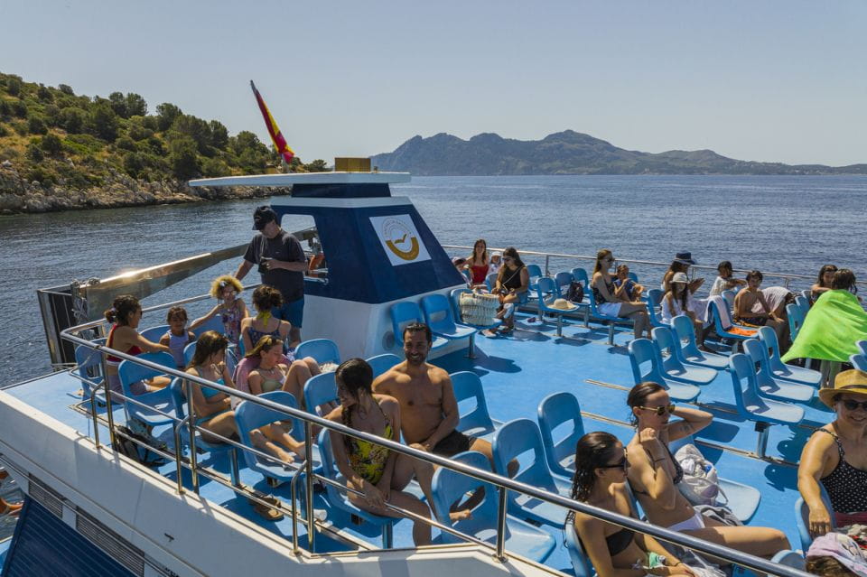 Puerto Pollensa: Ferry to Formentor Beach - Scenic Highlights Along the Route