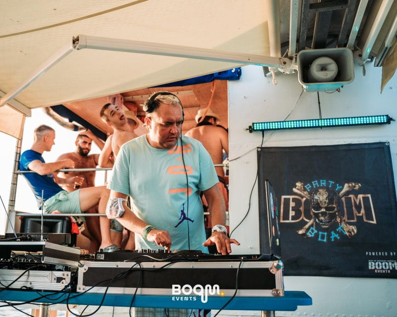 Pula: Boom Boat Party  Cruise, Drinks, DJ & After-Party - Disembarking and the After-Party: The Night Continues