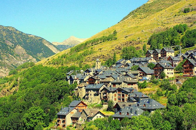 Pyrenees Private Tour from Barcelona with Easy Hike & Cogwheel Train - The Value of a Private Tour