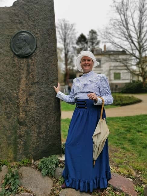 Radebeul: Experience tour "Allow me to introduce myself, Mrs. May!" - Exploring Radebeul with Mrs. May: A Literary and Cultural Stroll