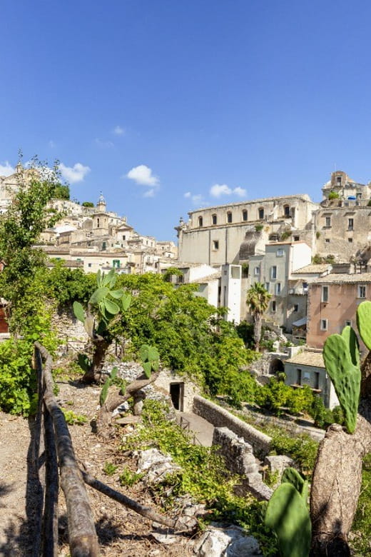 Radici: IImmerse yourself in the heady scents of our garden - FAQ