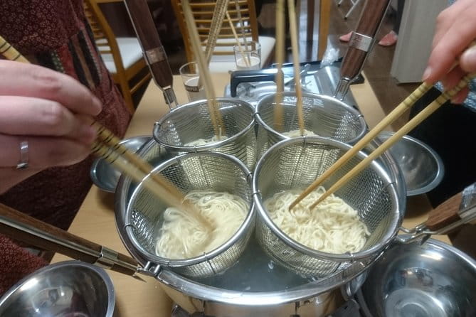 RAMEN and 2 Types GYOZA (Dumplings) Cooking Class - Class Format and Environment