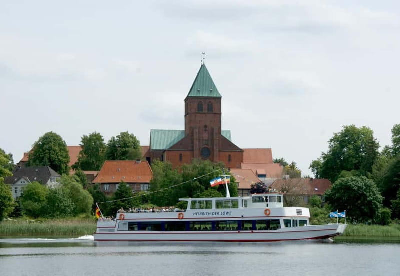 Ratzeburg Lake: 2-hour historical boat tour with entertainment - The Sum Up: Who Should Book This Experience?