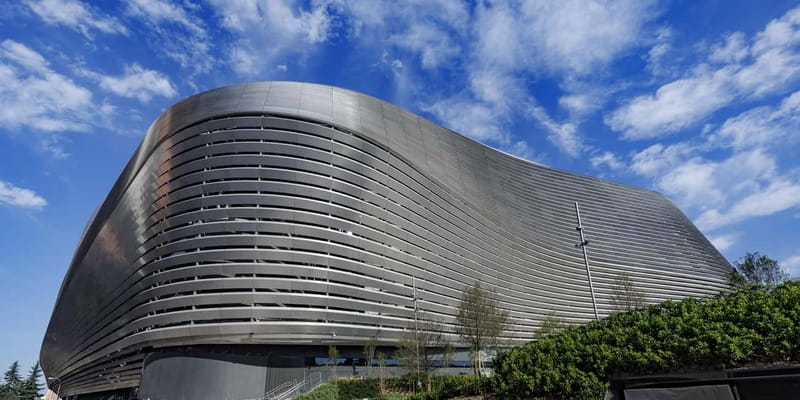 Real Madrid: Bernabeu Stadium SelfGuided Tour & Wine tasting - Exploring the Bernabéu: A Stadium Like No Other