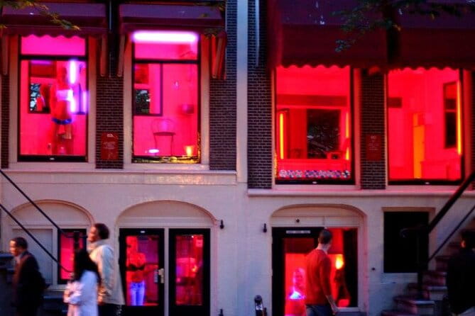 Red Light District Primetime Private Tour for 18+ Only - Oude Kerk: A Historic Contrast