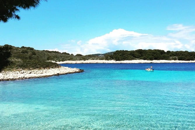 Red rocks & Hells' islands private getaway tour - Key Points / Takeaways